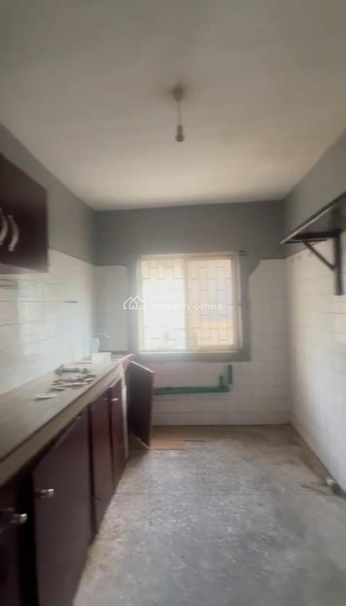 Lovely 2 Bedroom Flat, Wolemadariola Off Enitan, Aguda, Surulere, Lagos, Flat / Apartment for Rent
