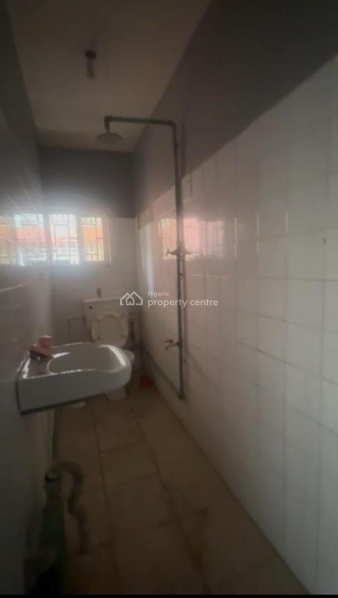 Lovely 2 Bedroom Flat, Wolemadariola Off Enitan, Aguda, Surulere, Lagos, Flat / Apartment for Rent