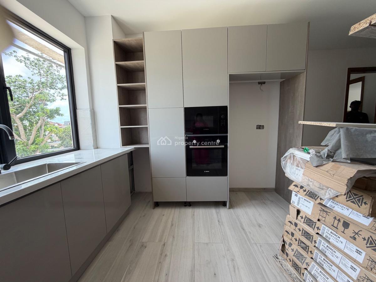 4 Bedroom Apartment with 2 Room Bq, Off Bourdilion Road, Old Ikoyi, Ikoyi, Lagos, Flat / Apartment for Sale