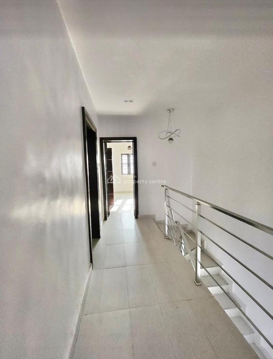 3 Bedrooms, Agungi, Lekki, Lagos, Terraced Duplex for Rent