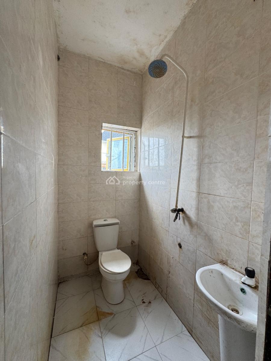 Well Maintained 2 Bedroom Flat, Sangotedo, Ajah, Lagos, Flat / Apartment for Rent