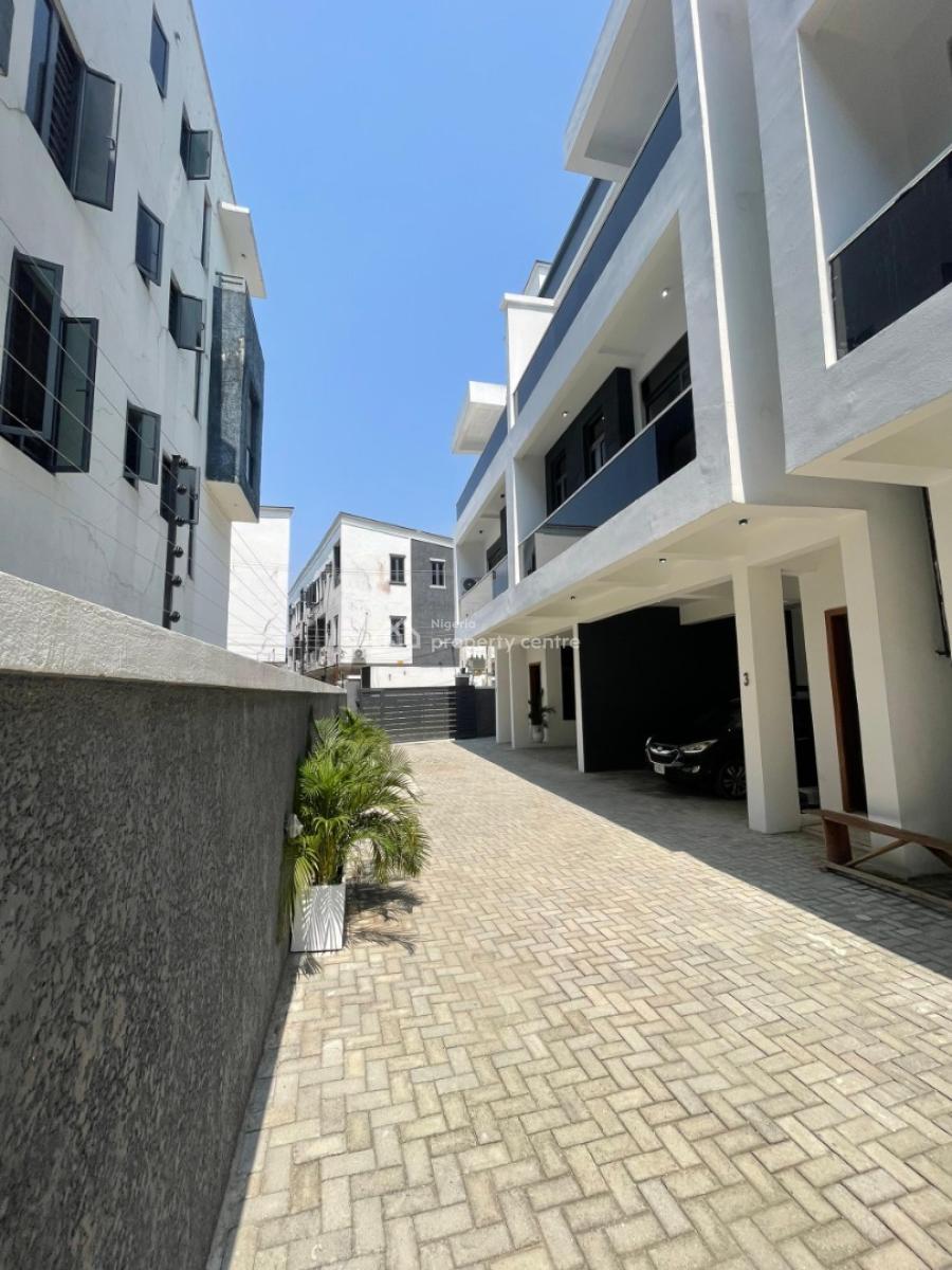4 Bedroom Terrace Duplex with Bq, Ologolo, Lekki, Lagos, Terraced Duplex for Sale
