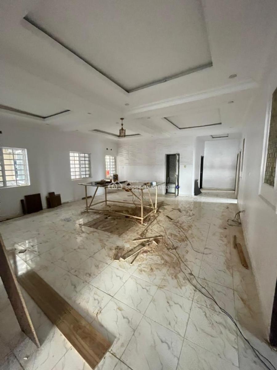 Spacious 3 Bedroom Apartment in Serviced Estate, New Road Lekki Lagos, Lekki, Lagos, Flat / Apartment for Rent