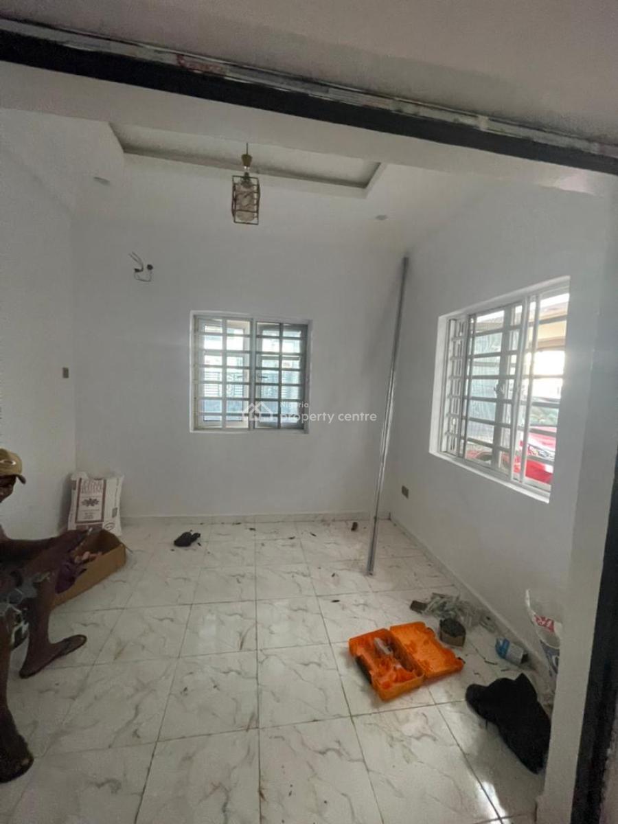 Spacious 3 Bedroom Apartment in Serviced Estate, New Road Lekki Lagos, Lekki, Lagos, Flat / Apartment for Rent