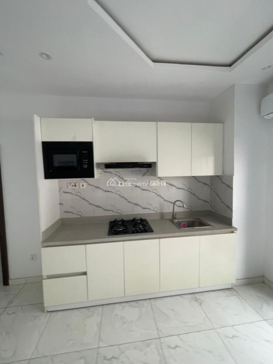 Spacious 3 Bedroom Apartment in Serviced Estate, New Road Lekki Lagos, Lekki, Lagos, Flat / Apartment for Rent