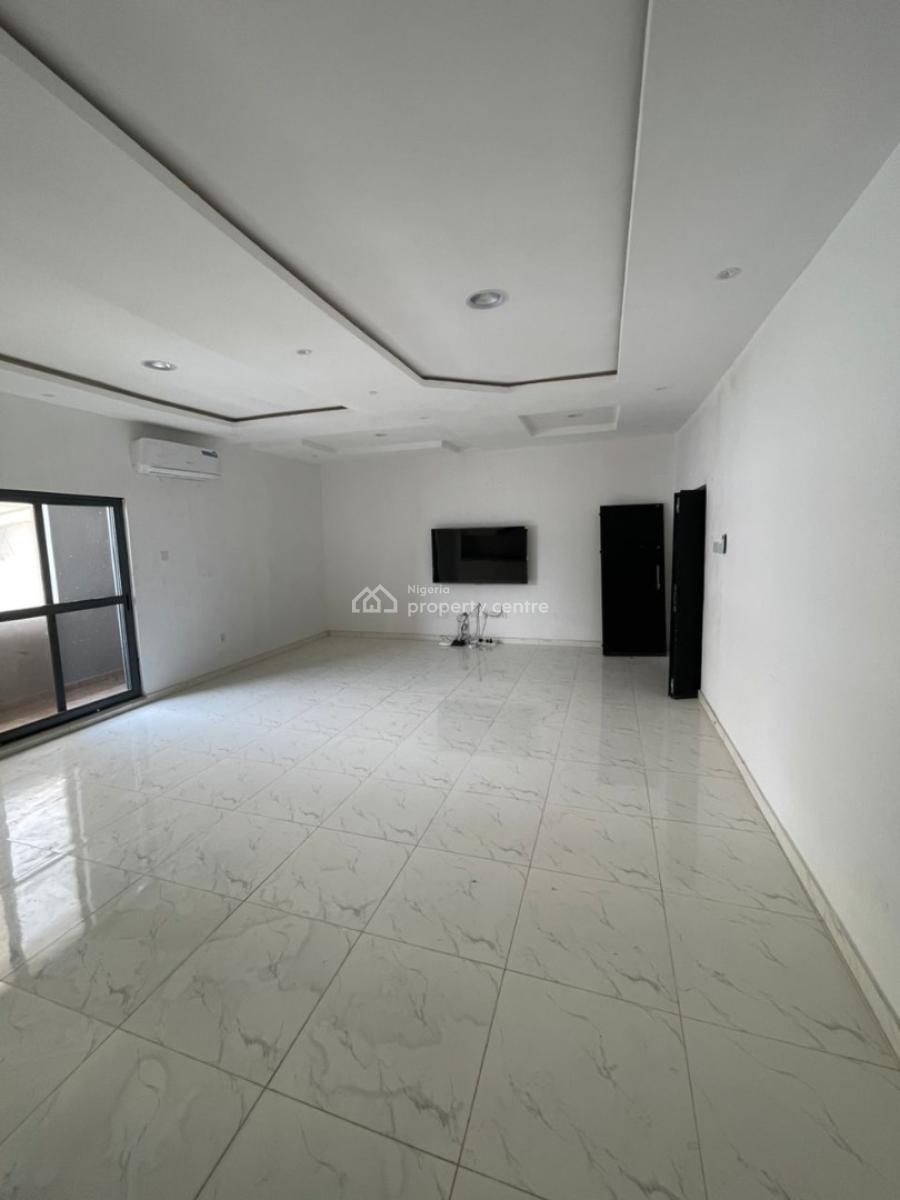 Spacious 3 Bedroom Apartment in Serviced Estate, New Road Lekki Lagos, Lekki, Lagos, Flat / Apartment for Rent
