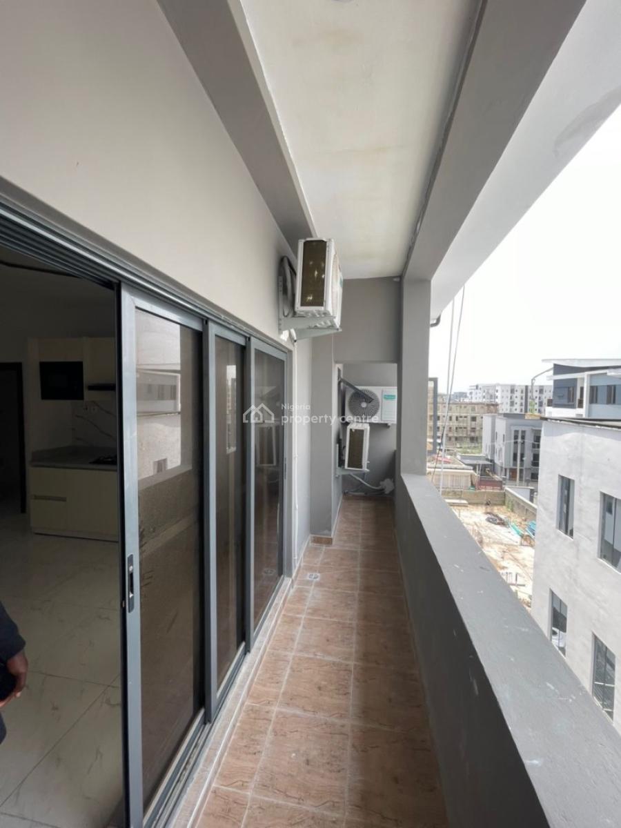 Spacious 3 Bedroom Apartment in Serviced Estate, New Road Lekki Lagos, Lekki, Lagos, Flat / Apartment for Rent