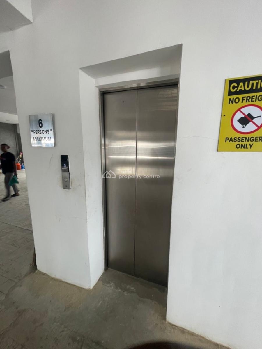 Spacious 3 Bedroom Apartment in Serviced Estate, New Road Lekki Lagos, Lekki, Lagos, Flat / Apartment for Rent