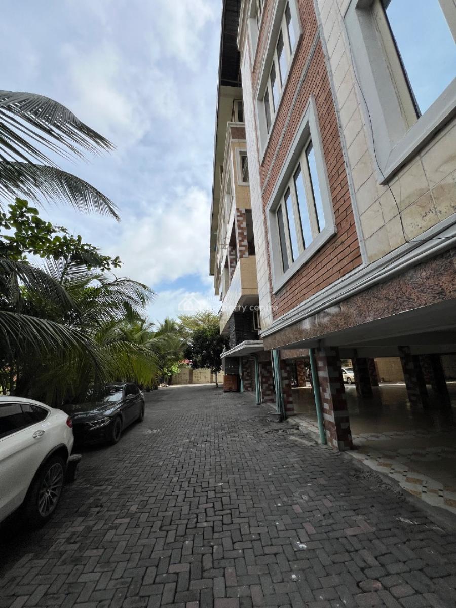 Spacious & Well-ventilated 3-bedroom Apartment in Osapa London Estate, Osapa London, Osapa, Lekki, Lagos, Flat / Apartment for Rent