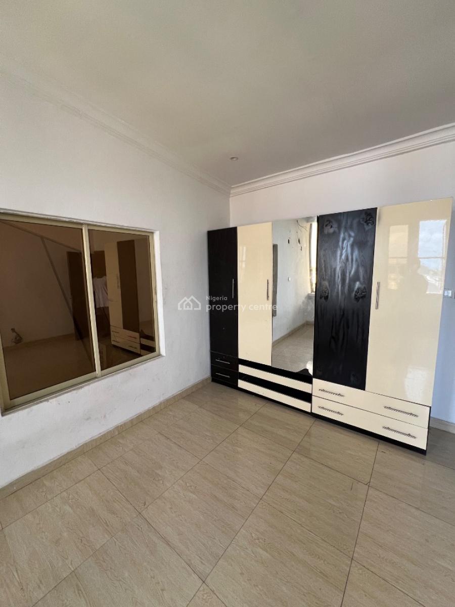 Spacious & Well-ventilated 3-bedroom Apartment in Osapa London Estate, Osapa London, Osapa, Lekki, Lagos, Flat / Apartment for Rent