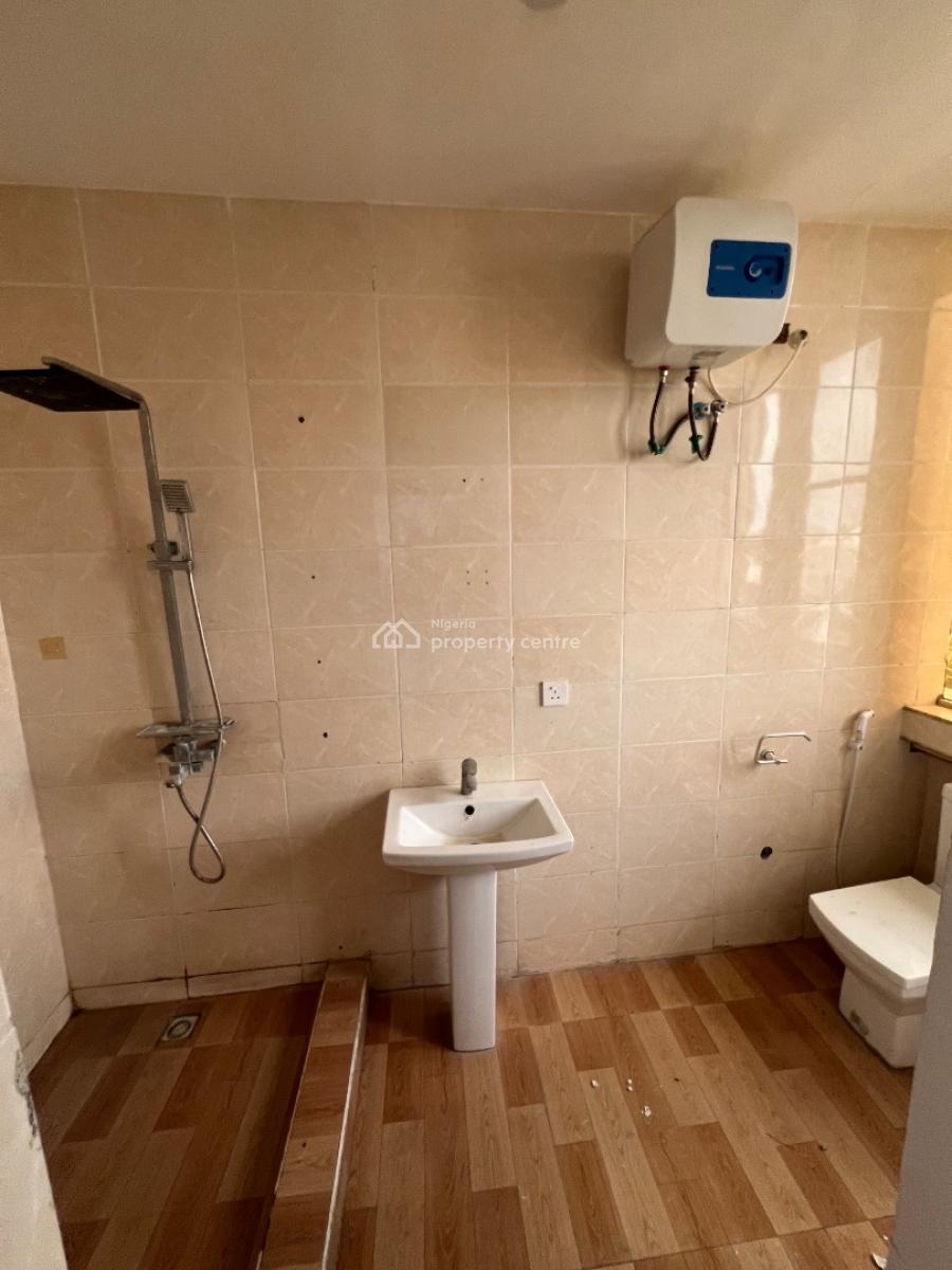 Spacious & Well-ventilated 3-bedroom Apartment in Osapa London Estate, Osapa London, Osapa, Lekki, Lagos, Flat / Apartment for Rent