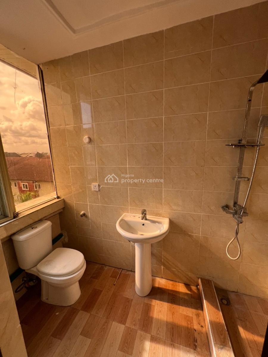 Spacious & Well-ventilated 3-bedroom Apartment in Osapa London Estate, Osapa London, Osapa, Lekki, Lagos, Flat / Apartment for Rent