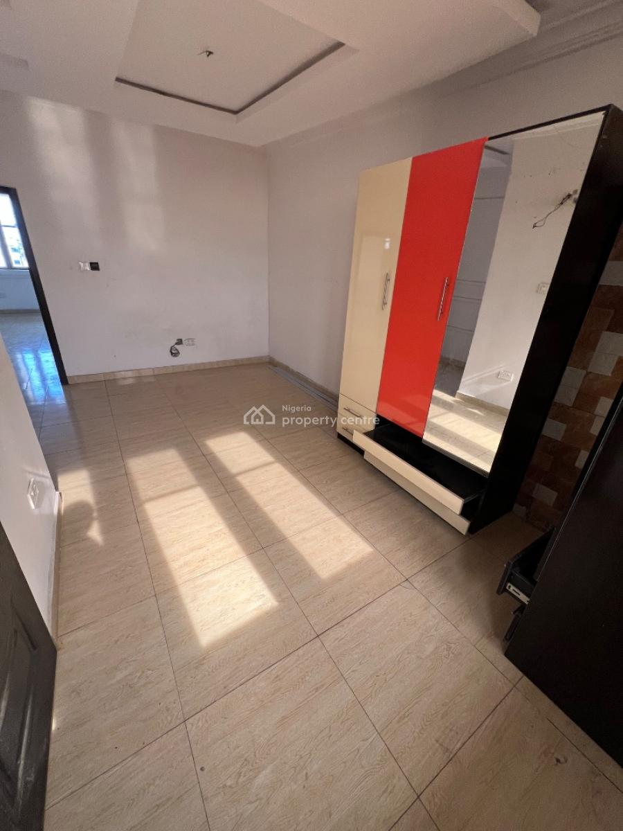 Spacious & Well-ventilated 3-bedroom Apartment in Osapa London Estate, Osapa London, Osapa, Lekki, Lagos, Flat / Apartment for Rent