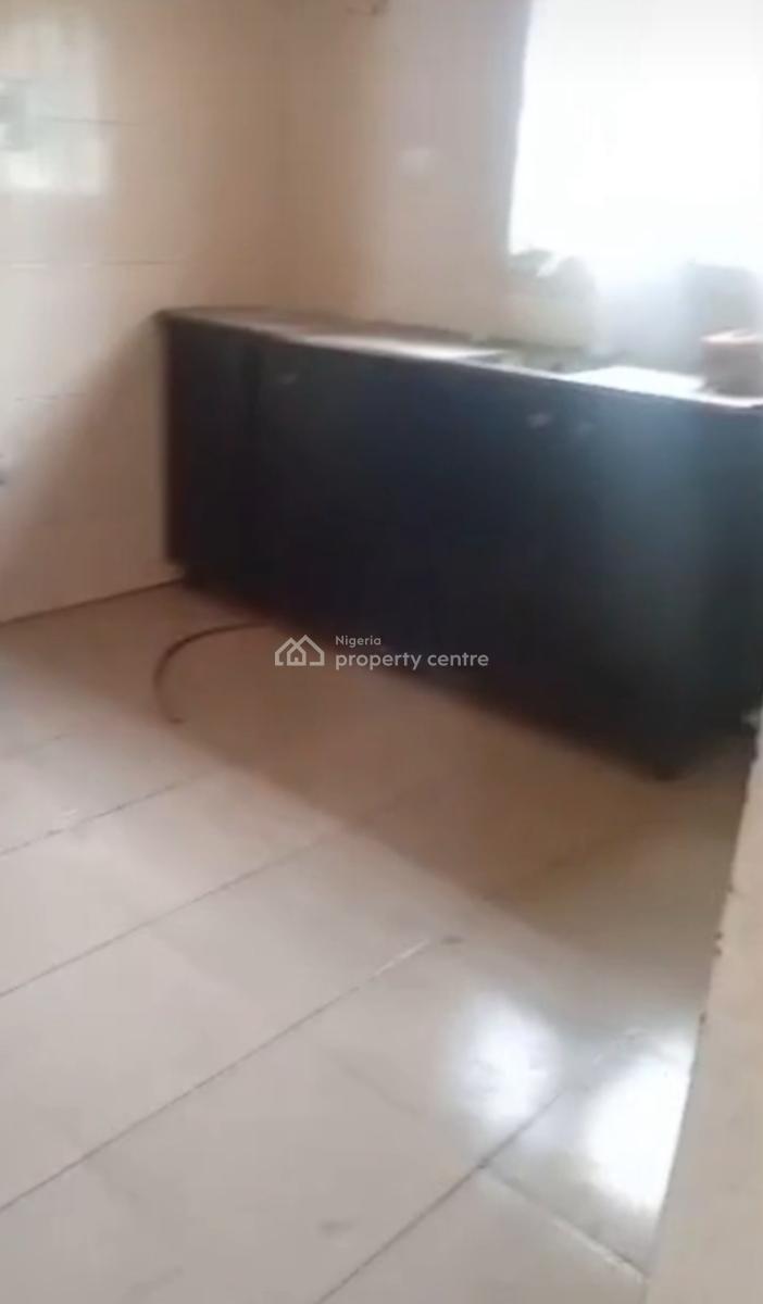 2 Bedrooms Flat Upstairs, Second Avenue 4m Annum, Gwarinpa, Abuja, Flat / Apartment for Rent