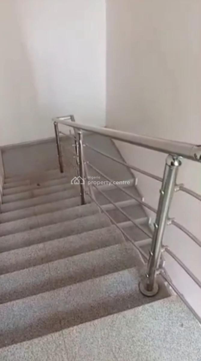 2 Bedrooms Flat Upstairs, Second Avenue 4m Annum, Gwarinpa, Abuja, Flat / Apartment for Rent