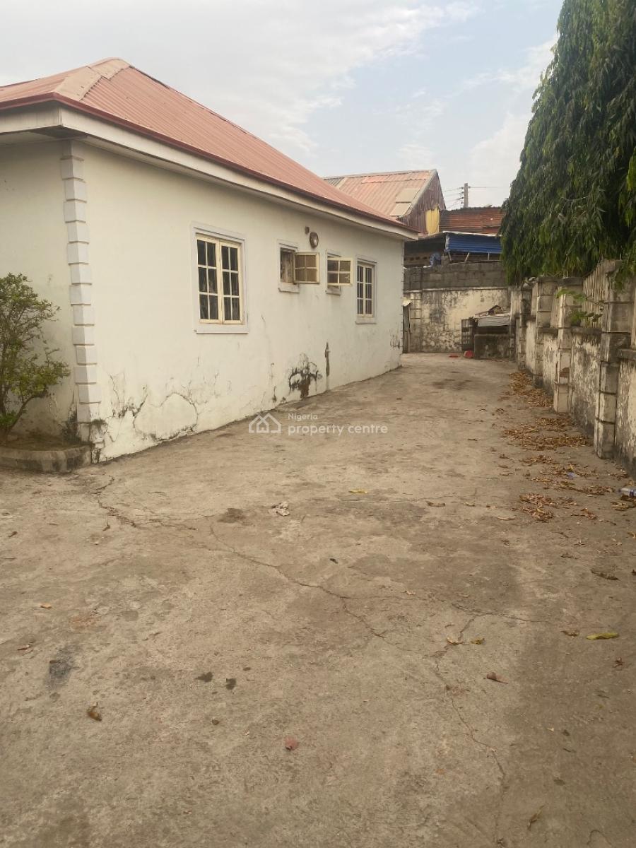 2bedroom, Trademore Estate, Lugbe District, Abuja, Semi-detached Bungalow for Sale