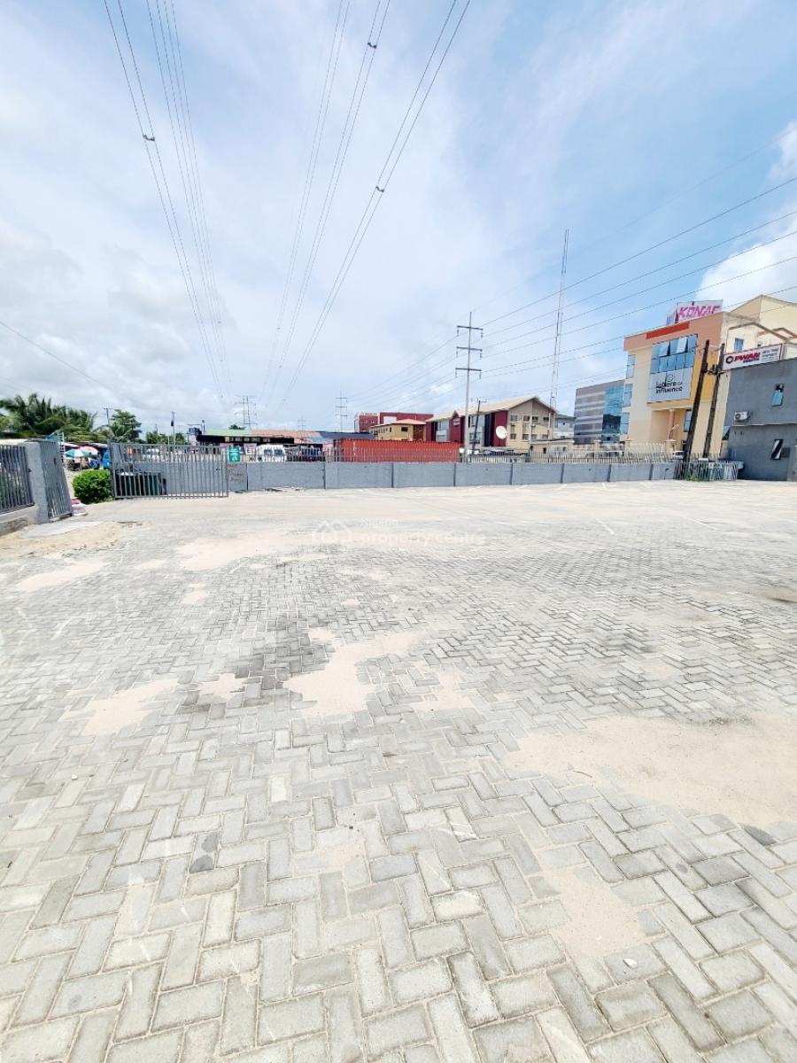 612sqm Commercial Open Space Ground Floor, Chevron Drive, Lekki Epe Expressway, Lekki, Lagos, Plaza / Complex / Mall for Rent