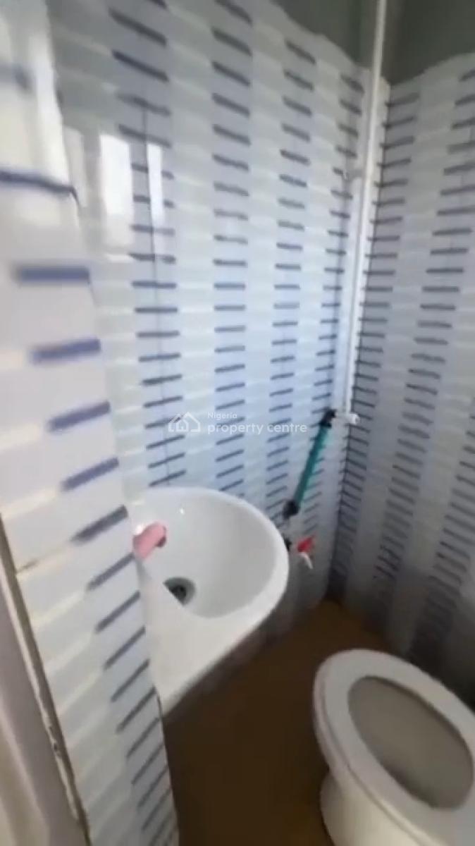 Spacious Room Self Contained, Fadeyi/onipanu, Onipanu, Shomolu, Lagos, Self Contain (single Rooms) for Rent