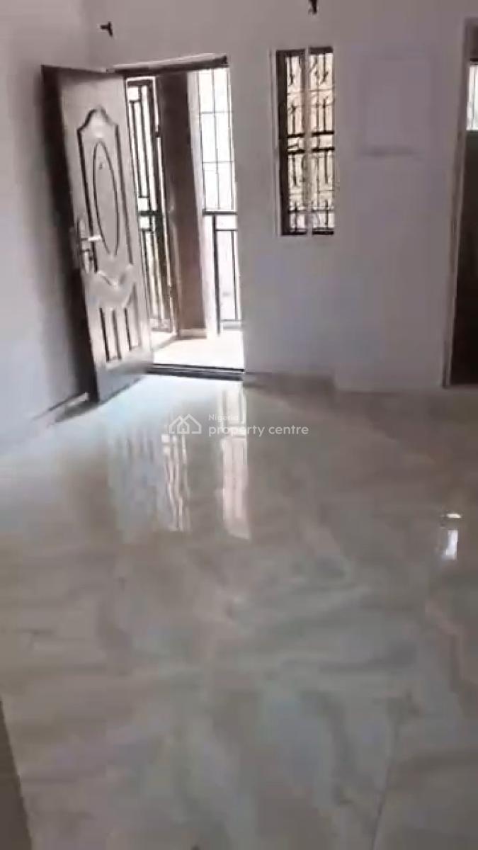 Executive Mini Flat, Off Pedro Road, Shomolu, Lagos, Mini Flat (room and Parlour) for Rent