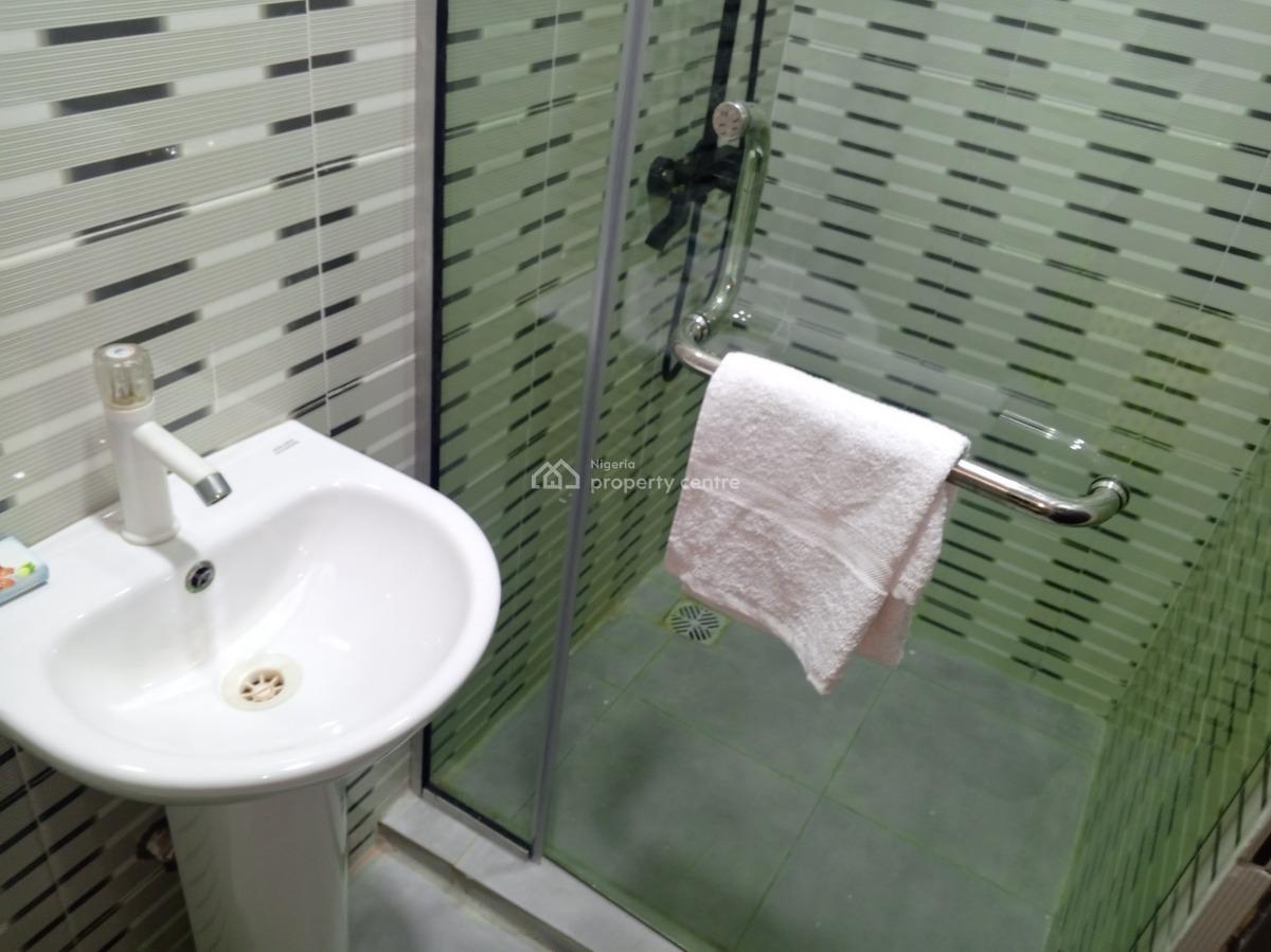 Nice Mini Flat, Off Adelabu Street, Surulere, Lagos, Mini Flat (room and Parlour) Short Let