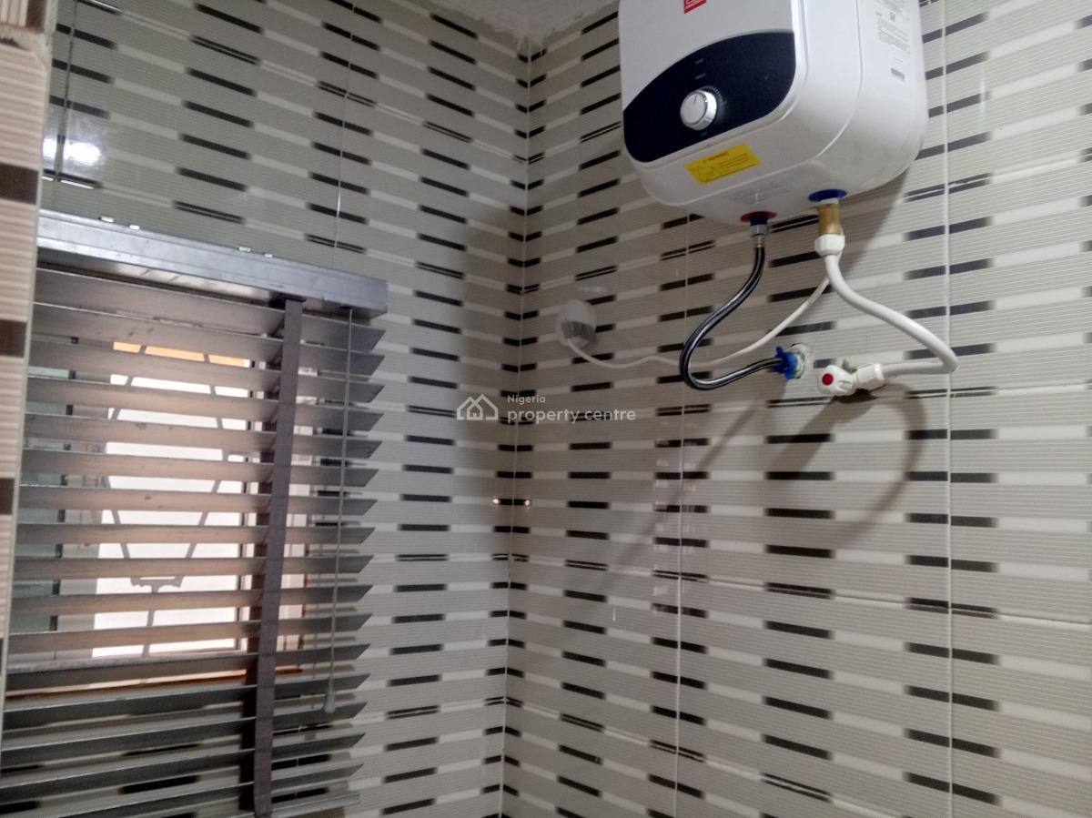 Nice Mini Flat, Off Adelabu Street, Surulere, Lagos, Mini Flat (room and Parlour) Short Let