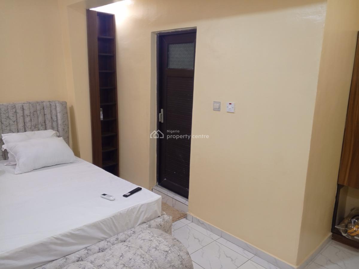 Nice Mini Flat, Off Adelabu Street, Surulere, Lagos, Mini Flat (room and Parlour) Short Let