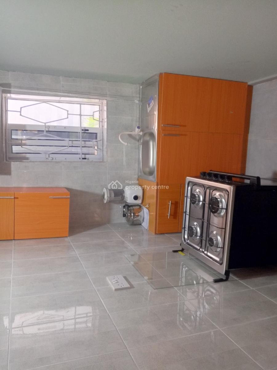 Nice Mini Flat, Off Adelabu Street, Surulere, Lagos, Mini Flat (room and Parlour) Short Let