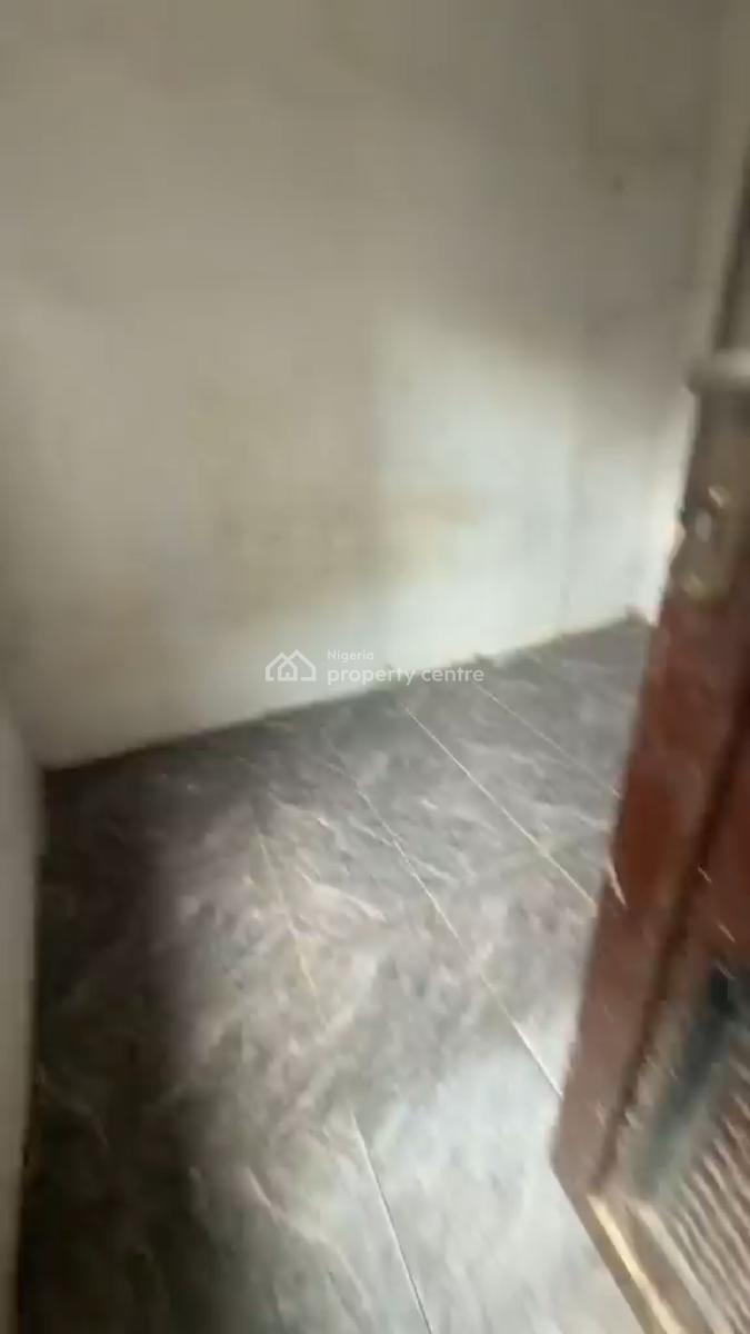 Neat Spacious Self Contained, Fadeyi, Onipanu, Shomolu, Lagos, Self Contain (single Rooms) for Rent