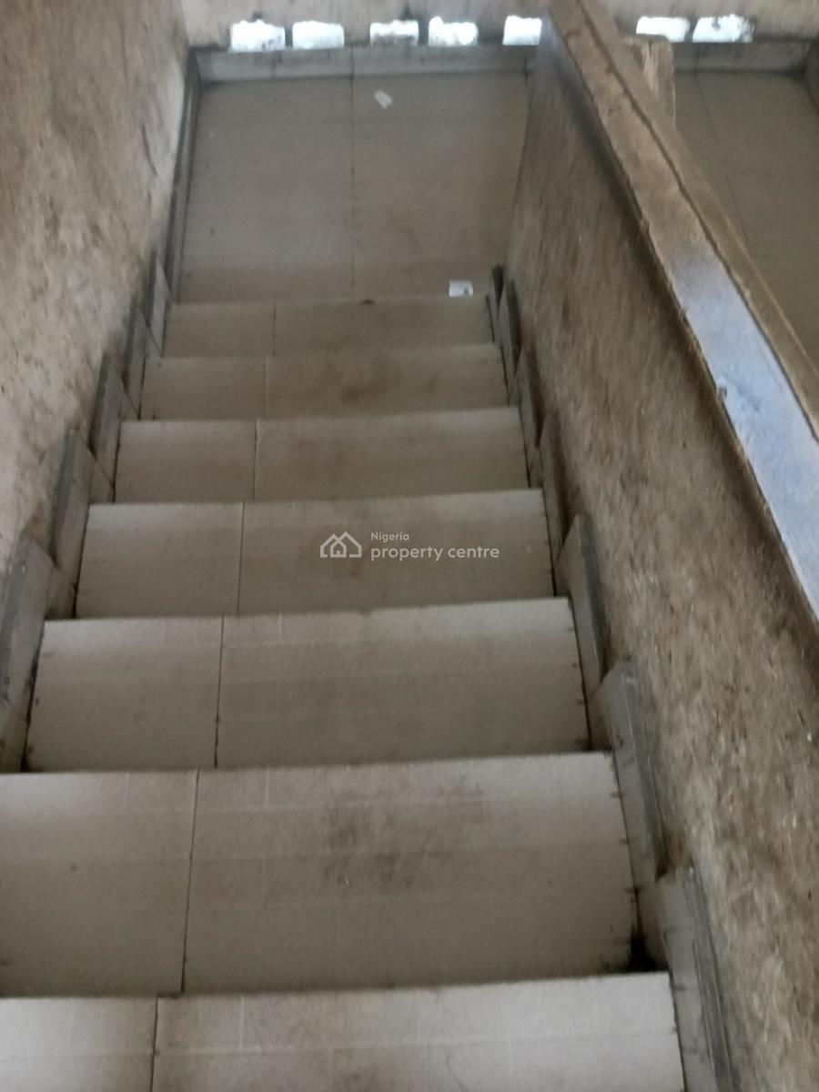 Standard 2 Bedroom with 2 Toilets on Ojuelegba Road, Ojuelegba Road, Surulere, Lagos, Flat / Apartment for Rent