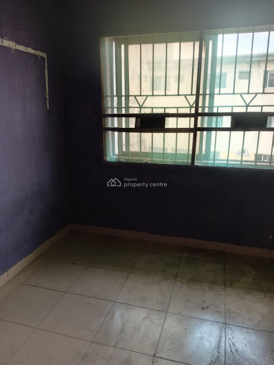 Standard 2 Bedroom with 2 Toilets on Ojuelegba Road, Ojuelegba Road, Surulere, Lagos, Flat / Apartment for Rent