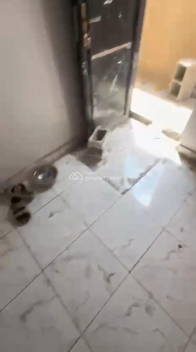 Well Maintained Self Contained, Off Pedro Road, Shomolu, Lagos, Self Contain (single Rooms) for Rent