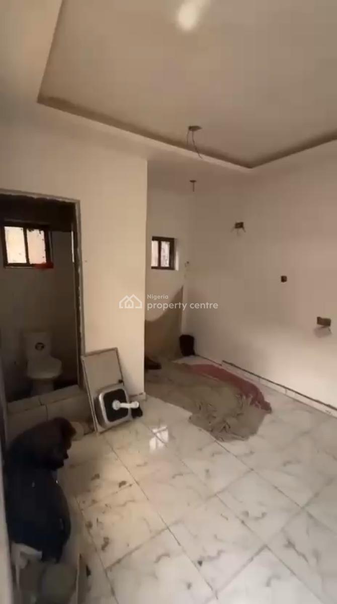 Well Maintained Self Contained, Off Pedro Road, Shomolu, Lagos, Self Contain (single Rooms) for Rent