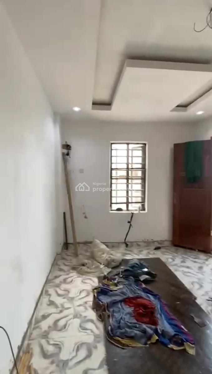 Executive Upstairs Mini-flat, Sawmill, Gbagada, Lagos, Mini Flat (room and Parlour) for Rent