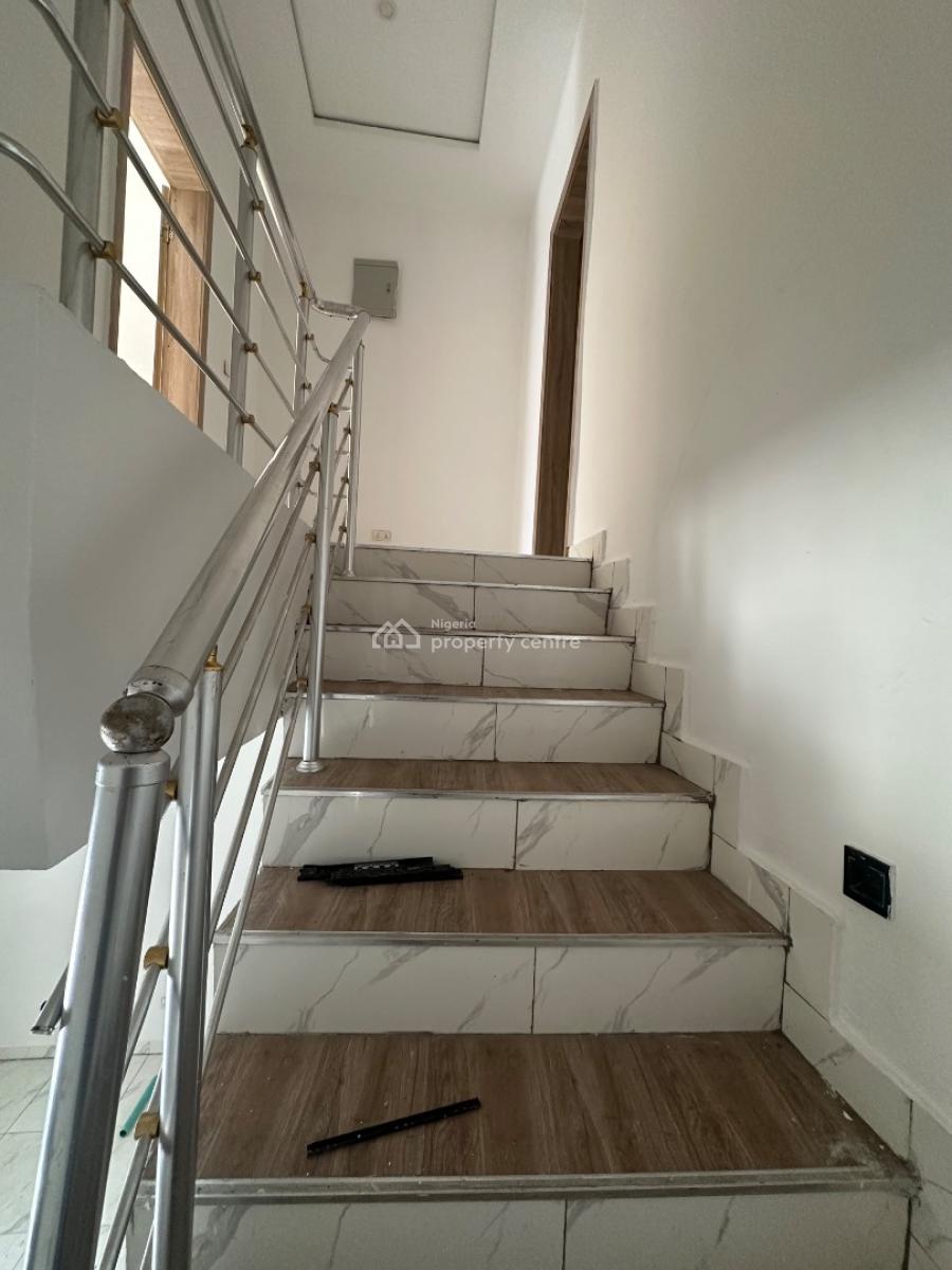3 Bedrooms, Ikota, Lekki, Lagos, Terraced Duplex for Sale