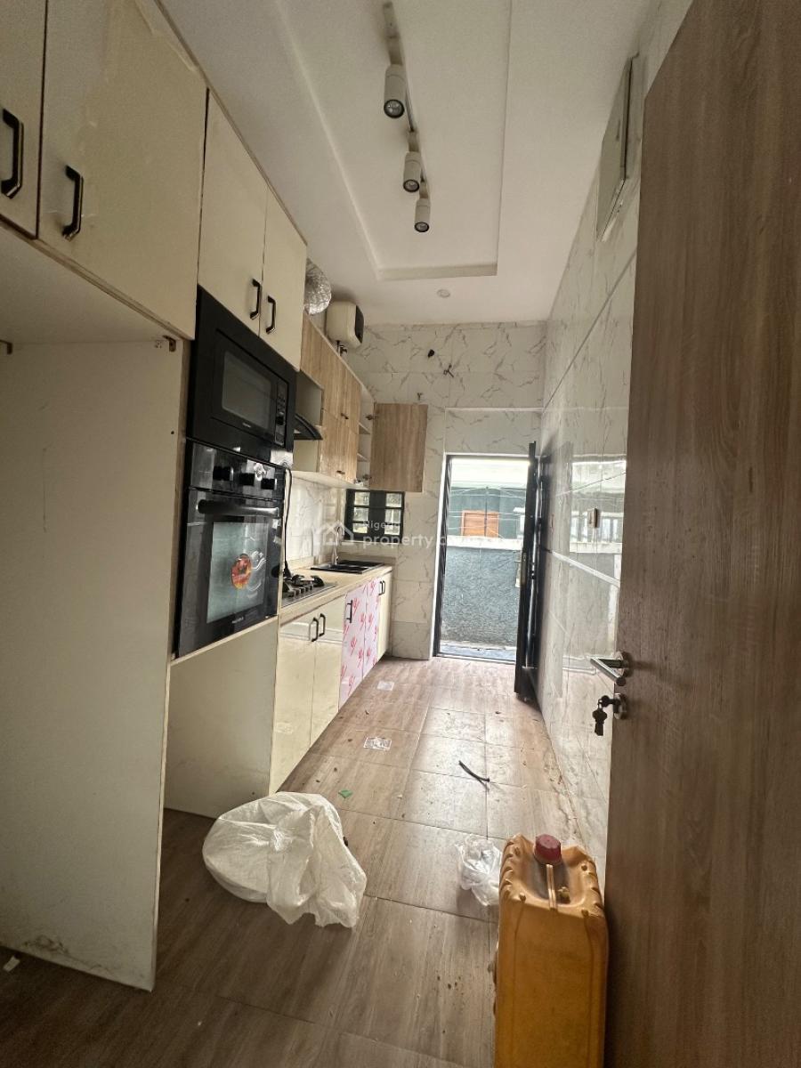 3 Bedrooms, Ikota, Lekki, Lagos, Terraced Duplex for Sale