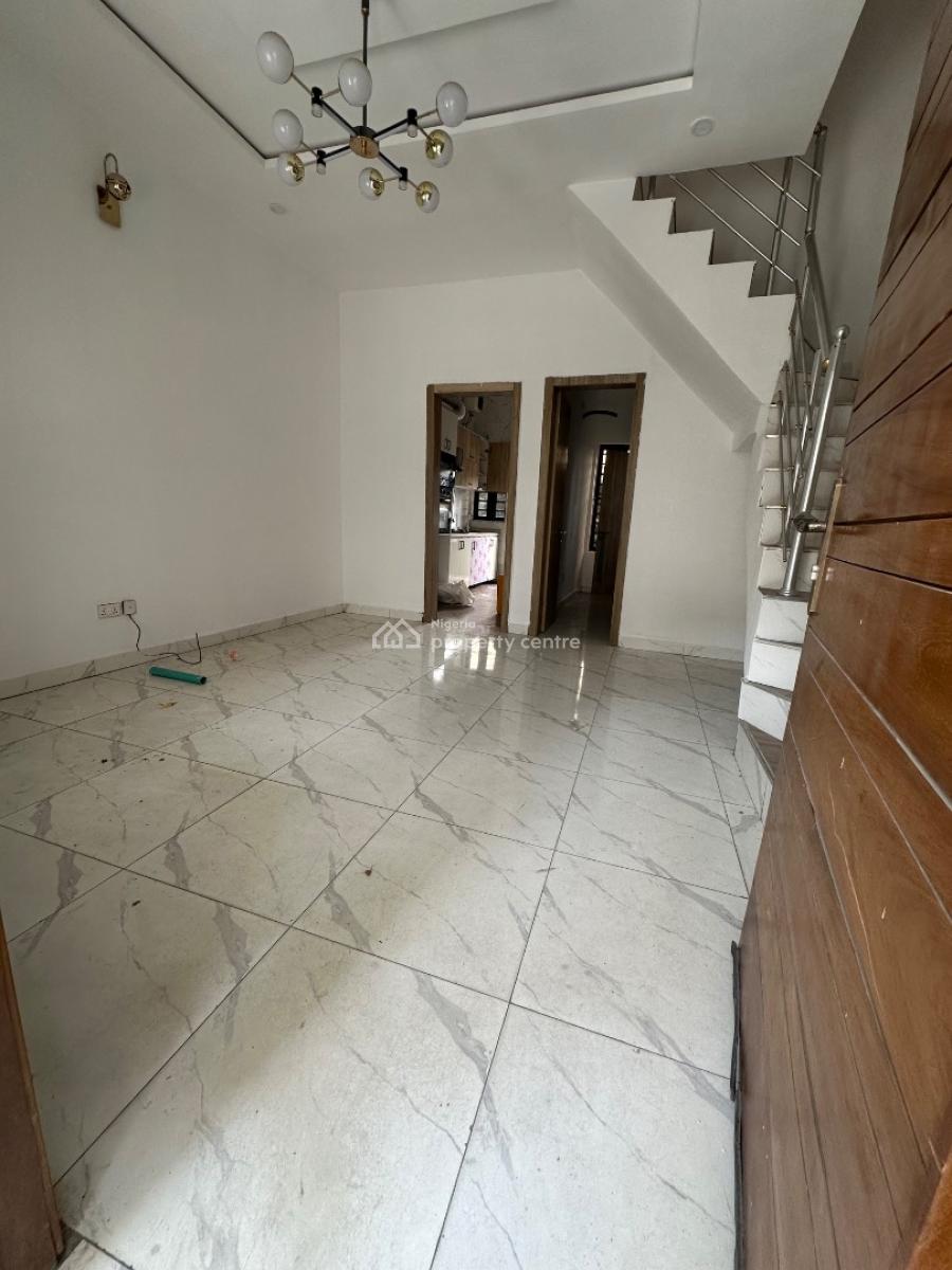 3 Bedrooms, Ikota, Lekki, Lagos, Terraced Duplex for Sale