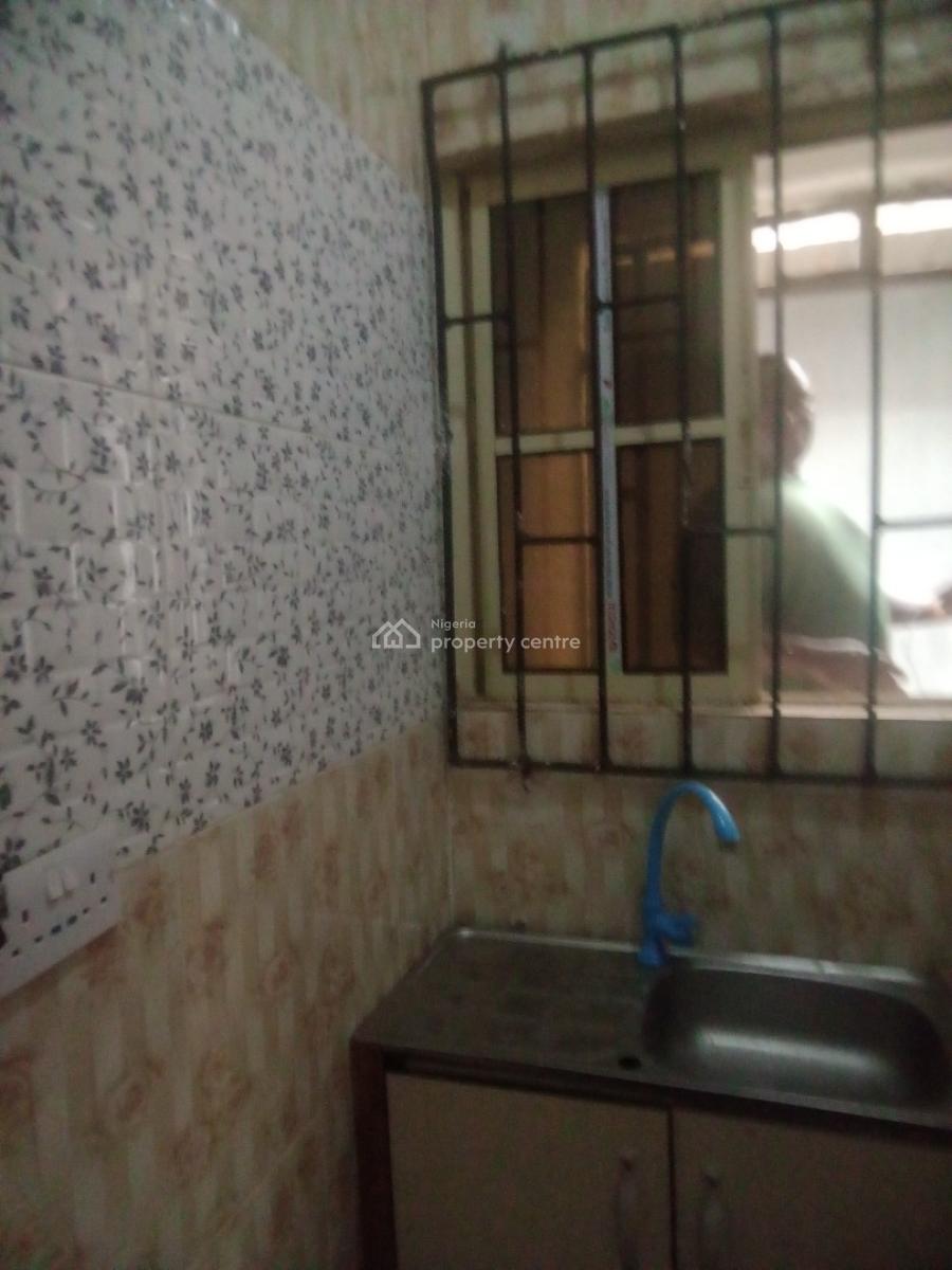 Room and Parlor, 43 Okabere Road Off Sapele Benin Edo State, Oredo, Edo, Flat / Apartment for Rent