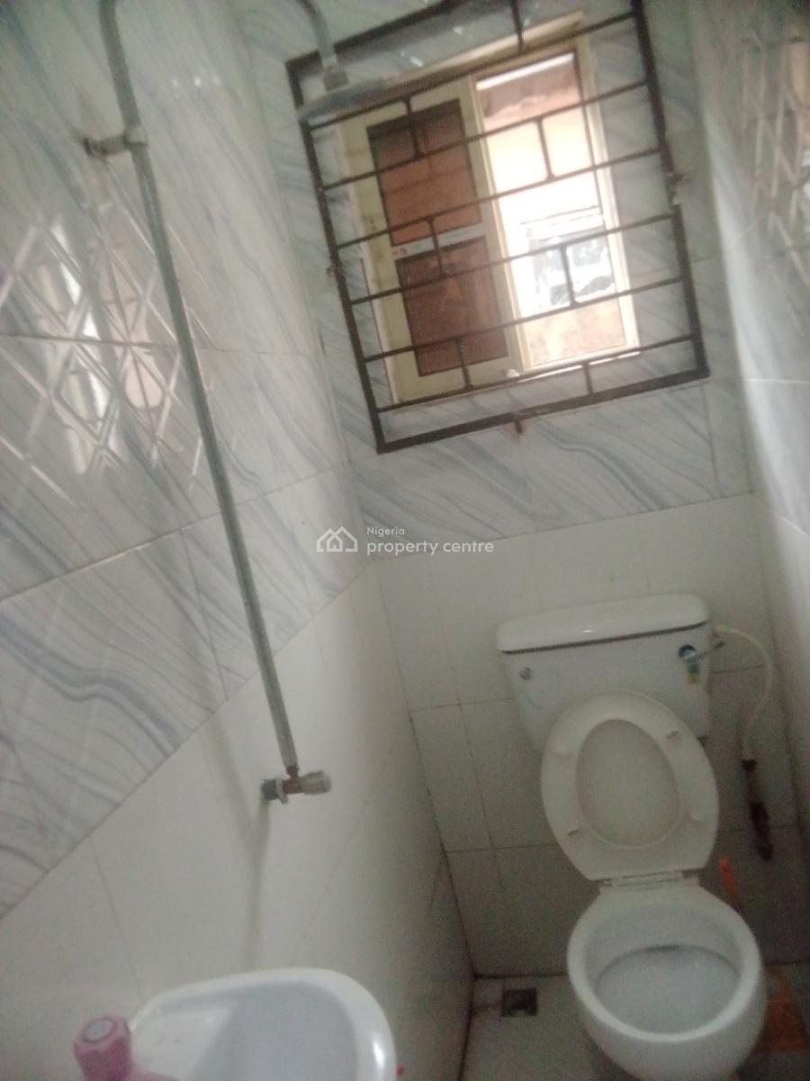 Room and Parlor, 43 Okabere Road Off Sapele Benin Edo State, Oredo, Edo, Flat / Apartment for Rent