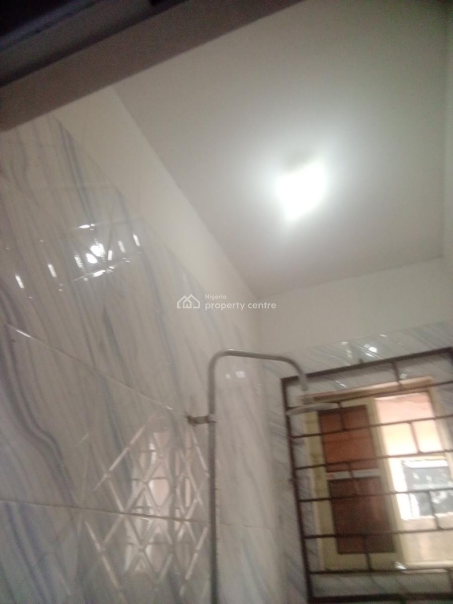 Room and Parlor, 43 Okabere Road Off Sapele Benin Edo State, Oredo, Edo, Flat / Apartment for Rent