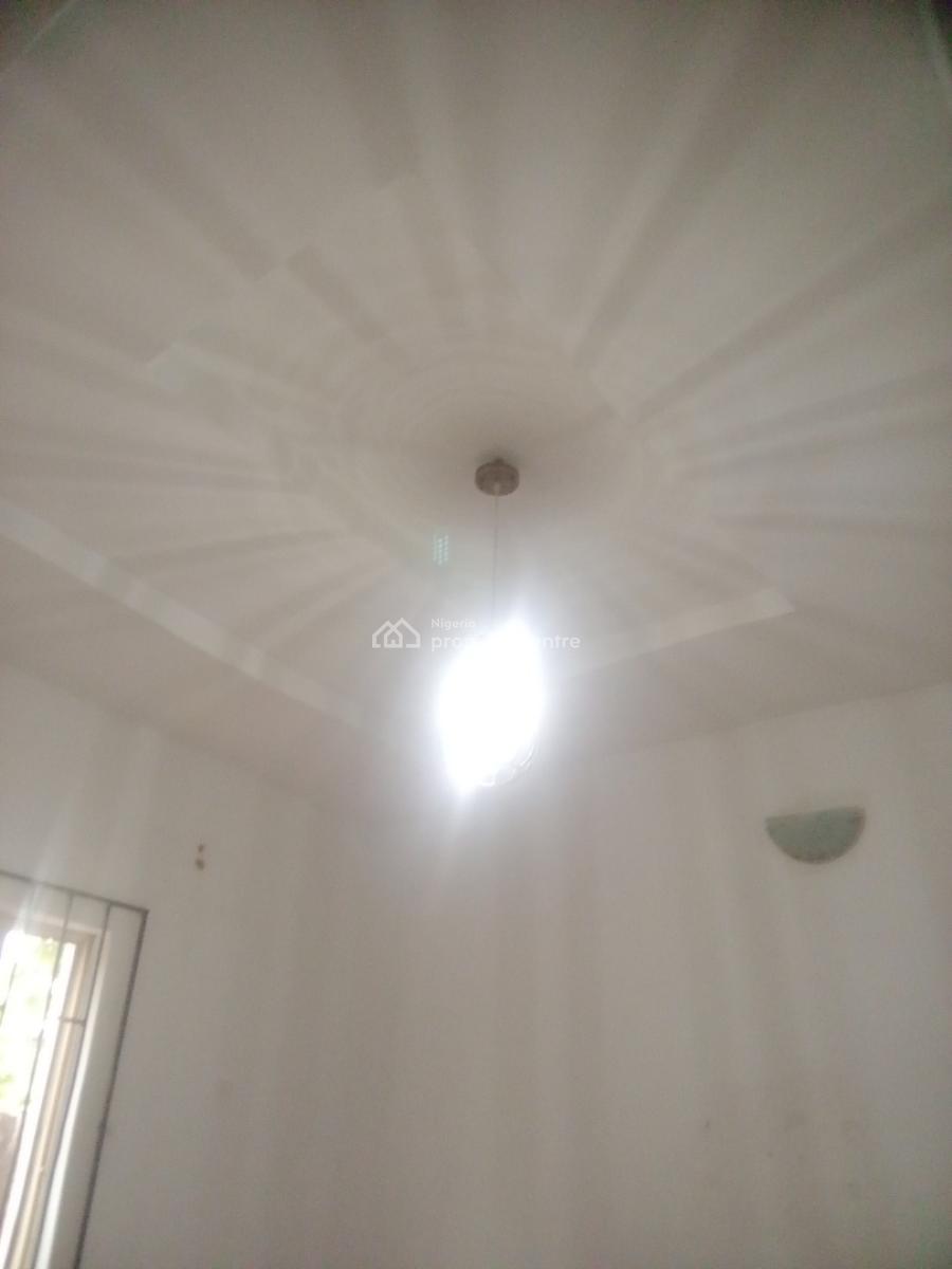 Room and Parlor, 43 Okabere Road Off Sapele Benin Edo State, Oredo, Edo, Flat / Apartment for Rent
