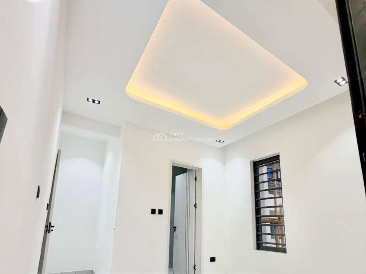 Exceptionally Built 2 Bedroom Apartment with Modern Finishing, Coastal High Way, Ikate, Lekki, Lagos, Flat / Apartment for Sale