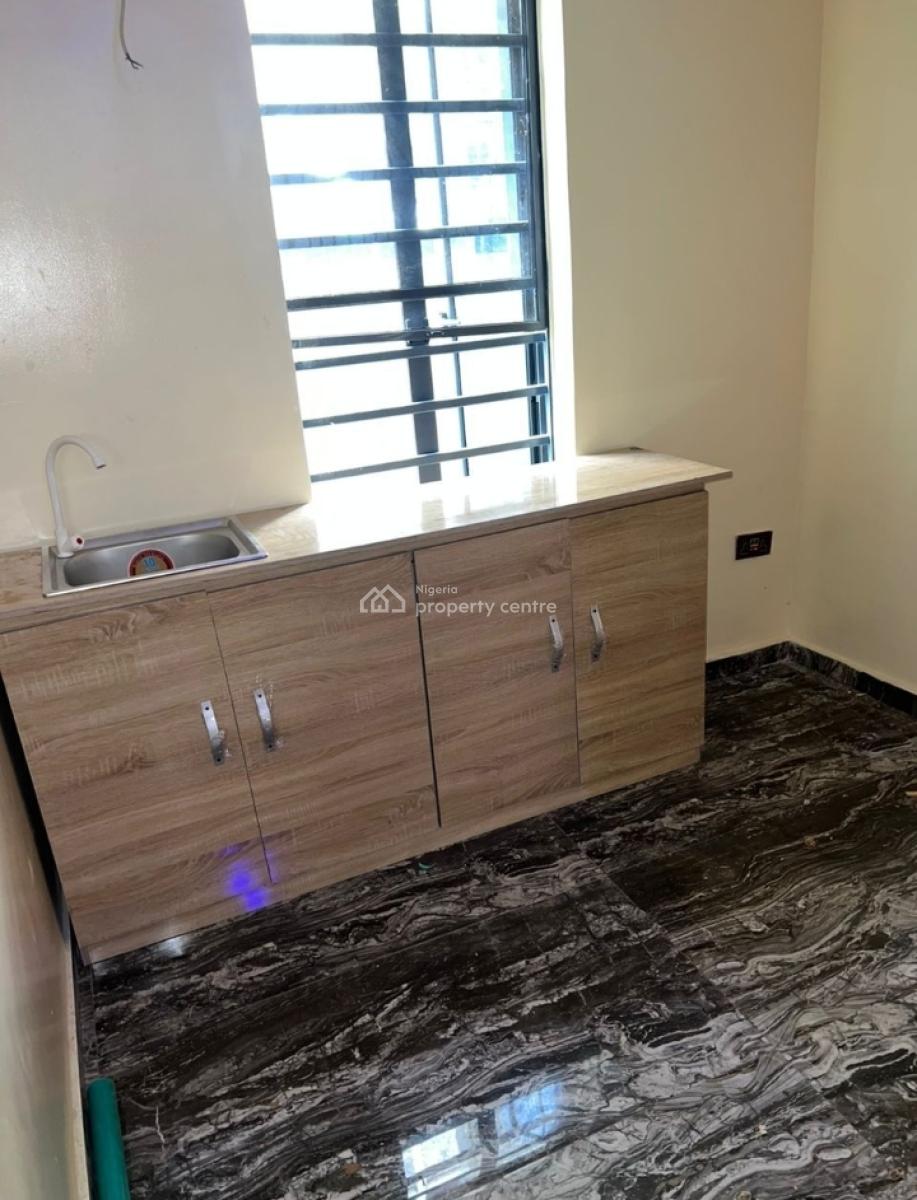 Spacious Studio Apartment Within a Secured Estate, Chevron, Lekki, Lagos, Self Contain (single Rooms) for Rent