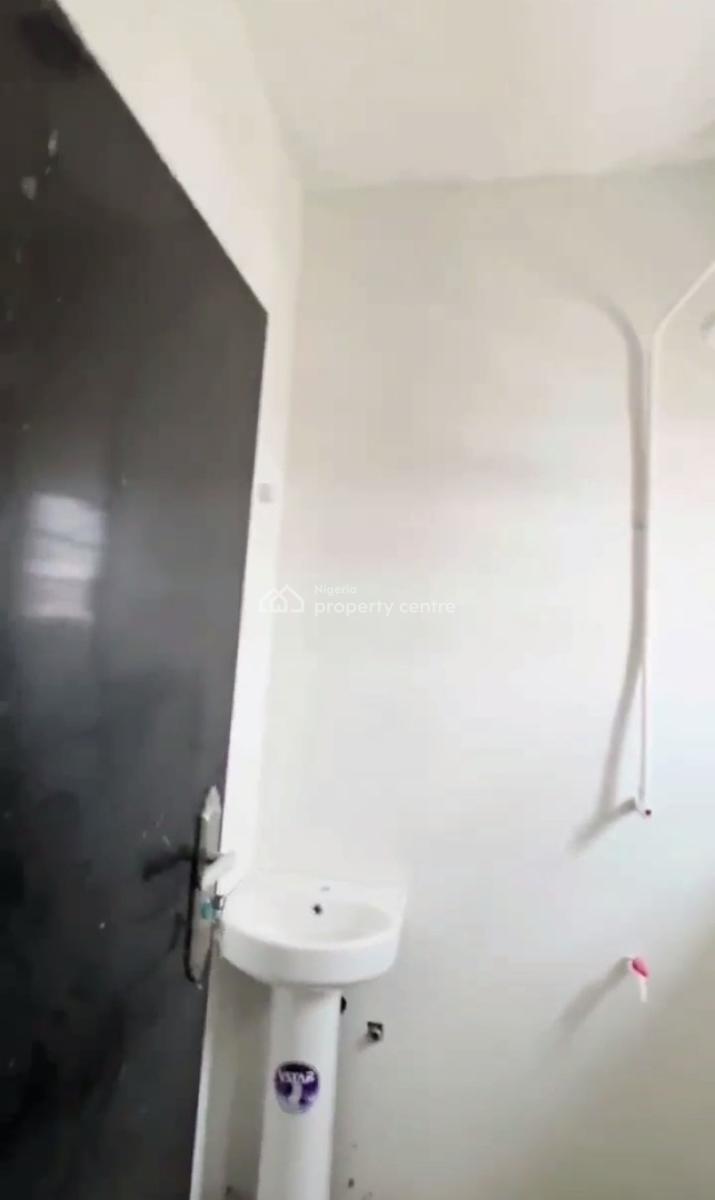 Spacious Standard Decent 2 Bedroom Apartment, Off Market Street, Shomolu, Lagos, Flat / Apartment for Rent