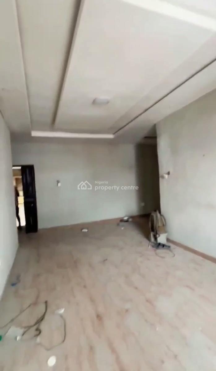 Spacious Standard Decent 2 Bedroom Apartment, Off Market Street, Shomolu, Lagos, Flat / Apartment for Rent