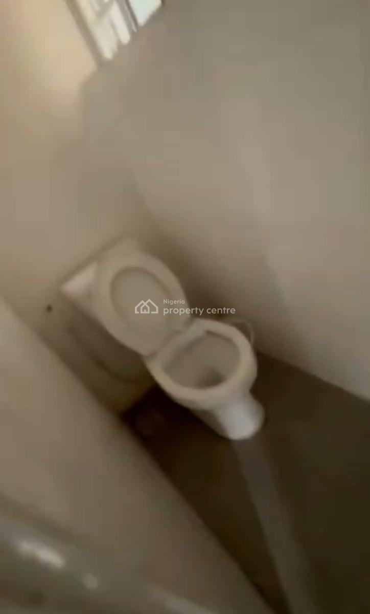 Standard Spacious Decent 2 Bedroom Apartment, Maryland, Lagos, Flat / Apartment for Rent