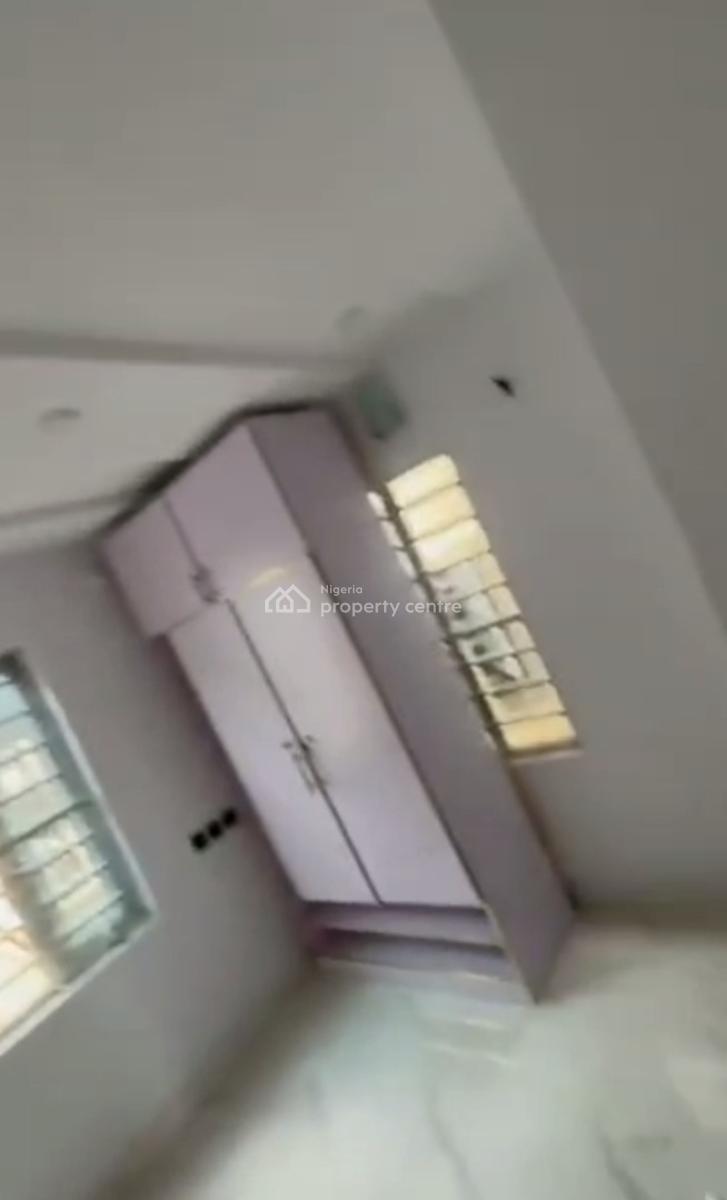 Standard Spacious Decent 2 Bedroom Apartment, Maryland, Lagos, Flat / Apartment for Rent