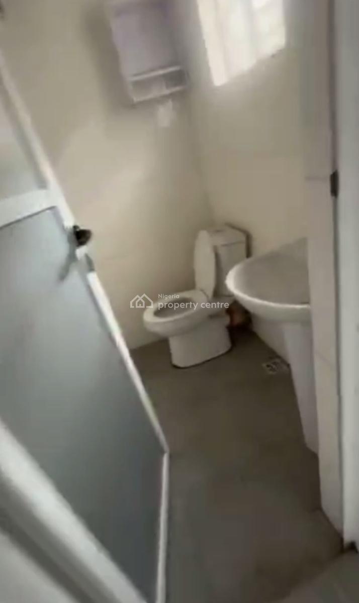 Standard Spacious Decent 2 Bedroom Apartment, Maryland, Lagos, Flat / Apartment for Rent