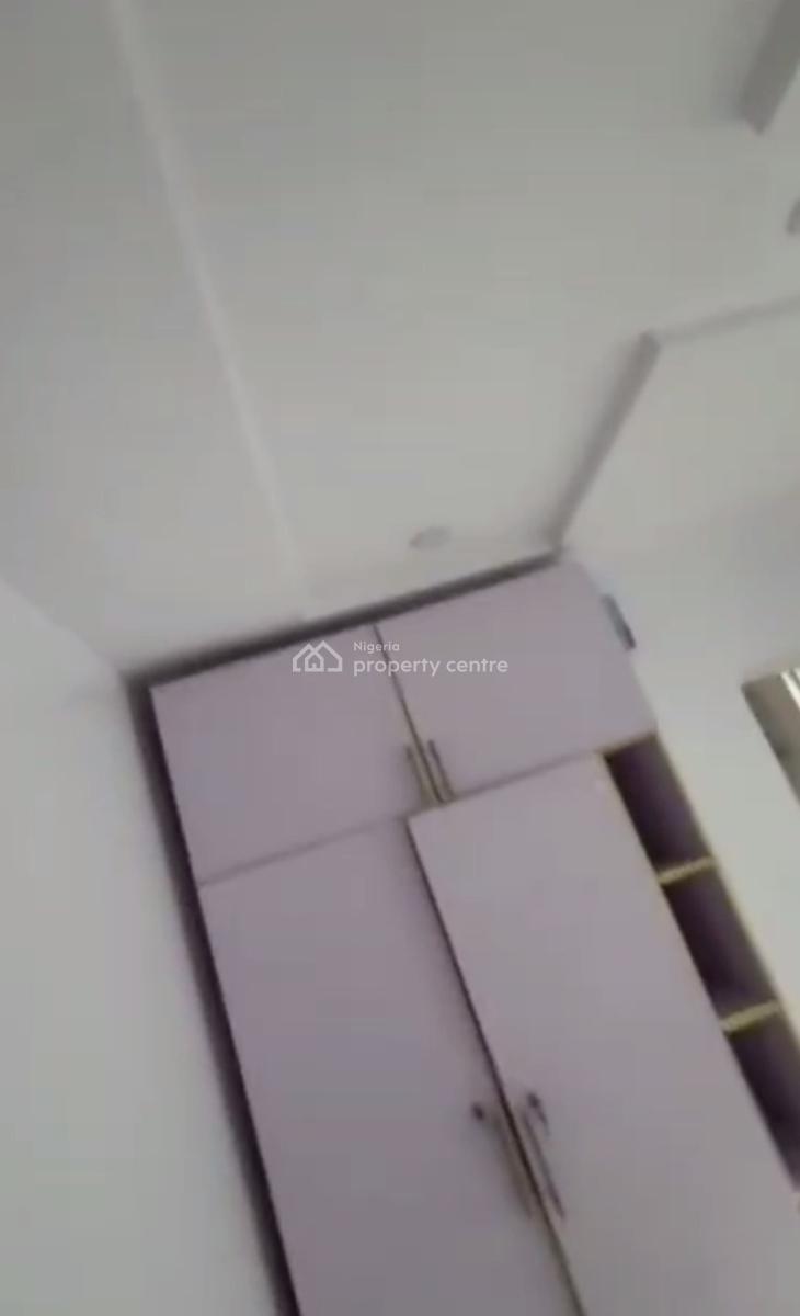 Standard Spacious Decent 2 Bedroom Apartment, Maryland, Lagos, Flat / Apartment for Rent