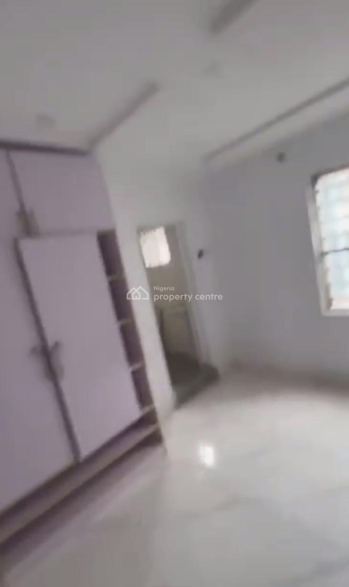 Standard Spacious Decent 2 Bedroom Apartment, Maryland, Lagos, Flat / Apartment for Rent