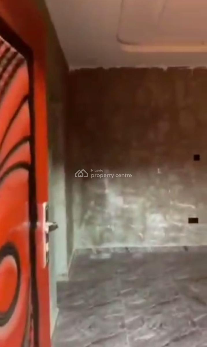 Spacious Standard Decent One Bedroom Apartment, Onike, Yaba, Lagos, Mini Flat (room and Parlour) for Rent